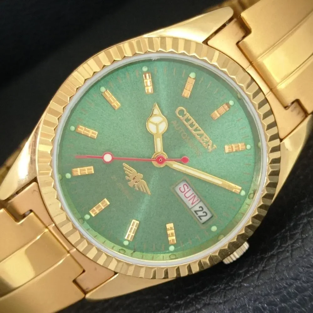 Vintage 1975 Citizen Automatic Mens Gold Watch W/daydate & Green accents